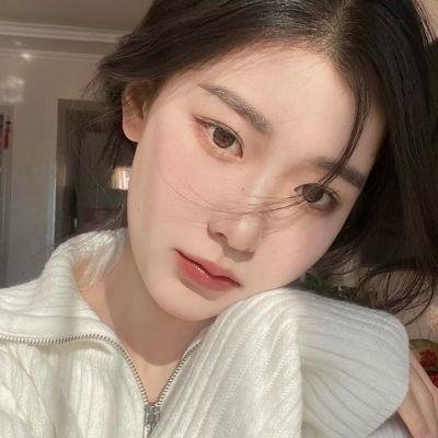 照片的她